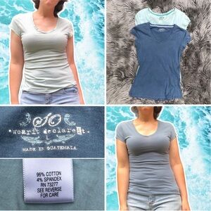 True Vintage y2k So Wear It, Declare It V-neck Solid Color T-Shirt Bundle